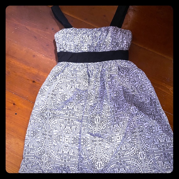 Women’s black and white dress - Picture 1 of 4